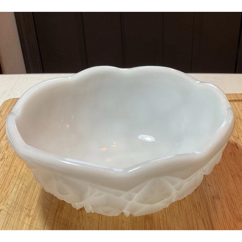 Milk Glass Bowl with 3 Feet Vintage McKee Toltec Pattern Very Good Condition